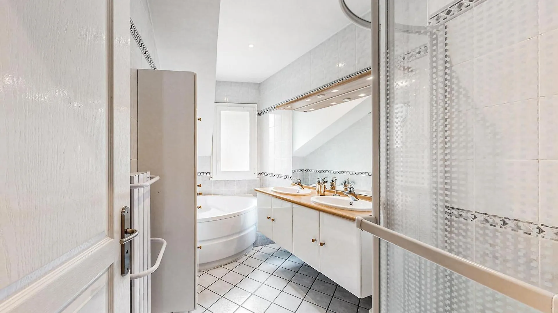 3 Bedroom Nice Apartment In Cauterets 0*,  Francia