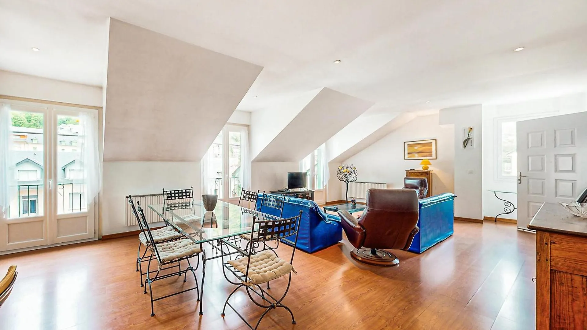 3 Bedroom Nice Apartment In Cauterets