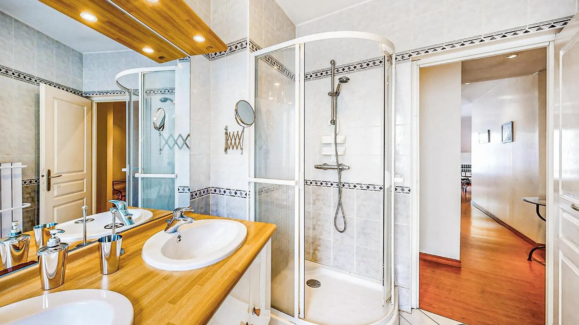 3 Bedroom Nice Apartment In Cauterets